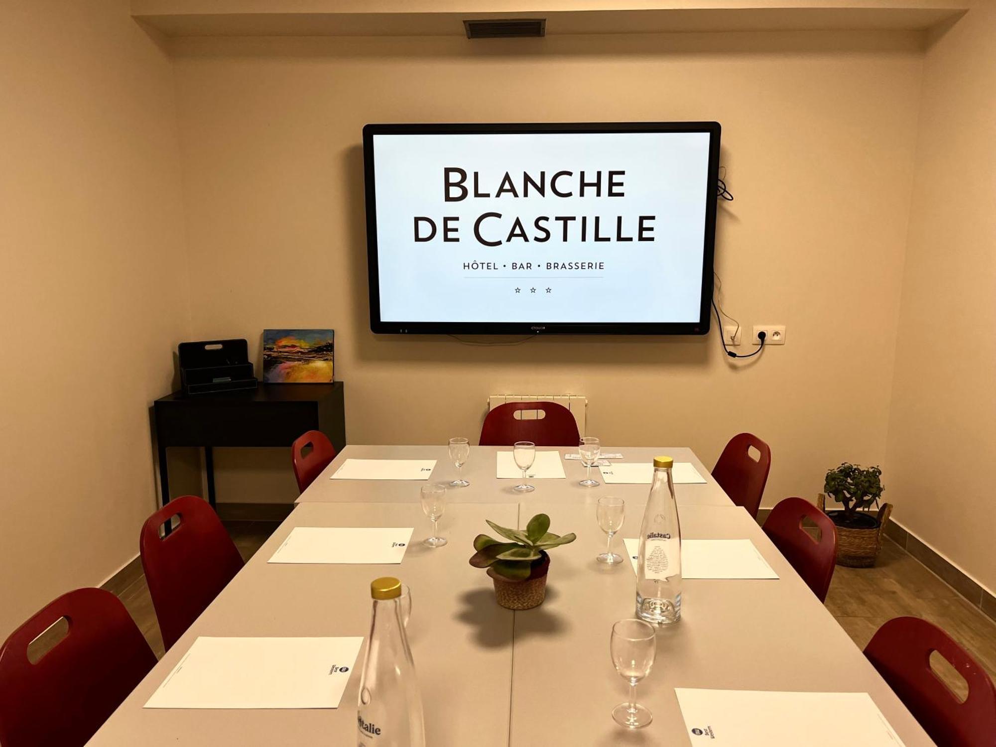 Best Western Blanche De Castille Dourdan Εξωτερικό φωτογραφία
